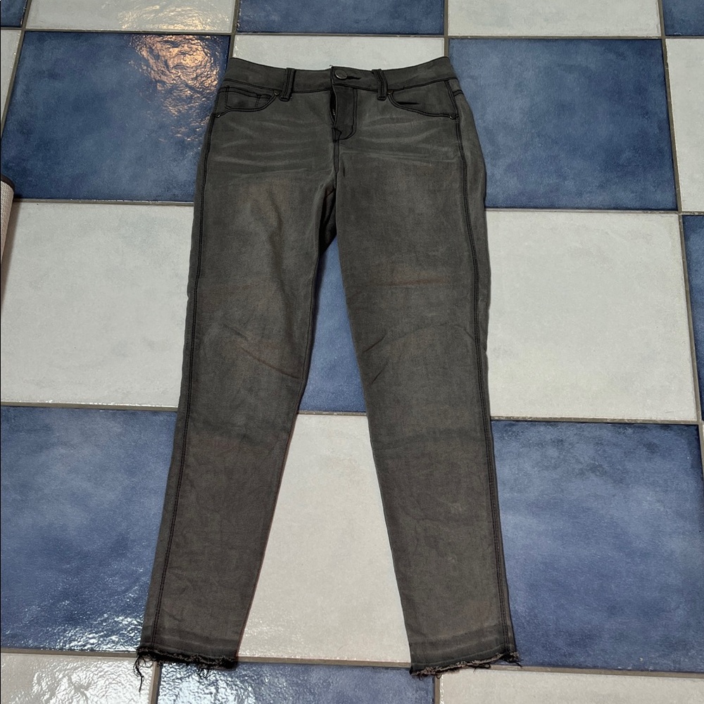 1822 Denim Women's Skinny Jeans in Gray